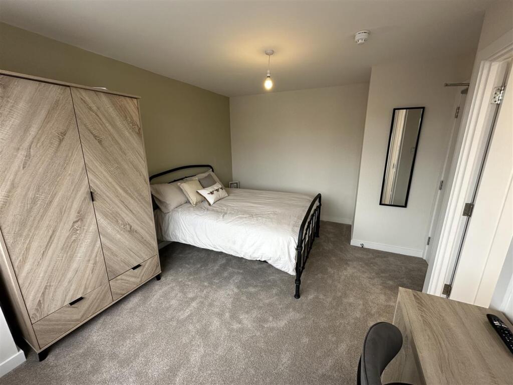 1 bedroom house share for rent
