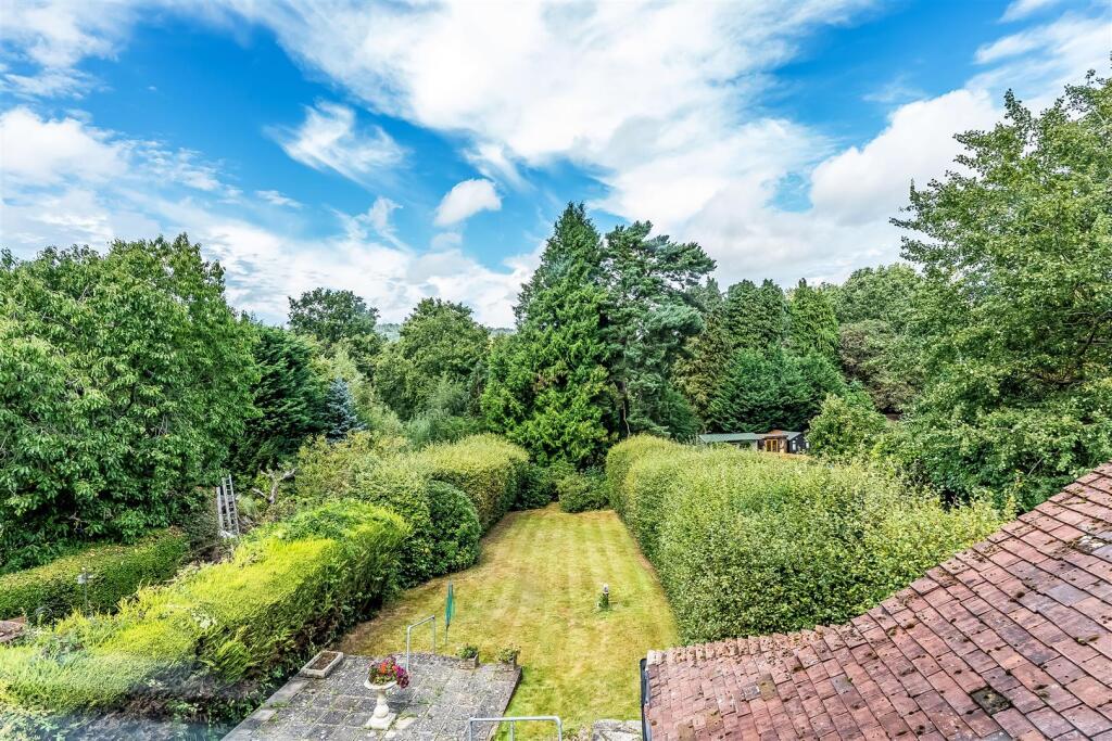 Snatts Hill, Oxted photo 2