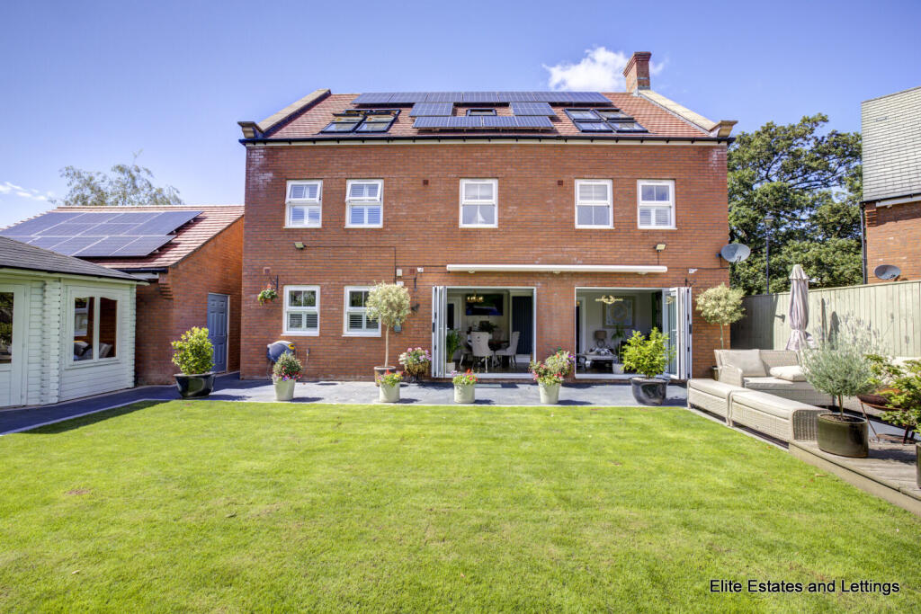 House in Durham, Mount Oswald, City of Durham - More