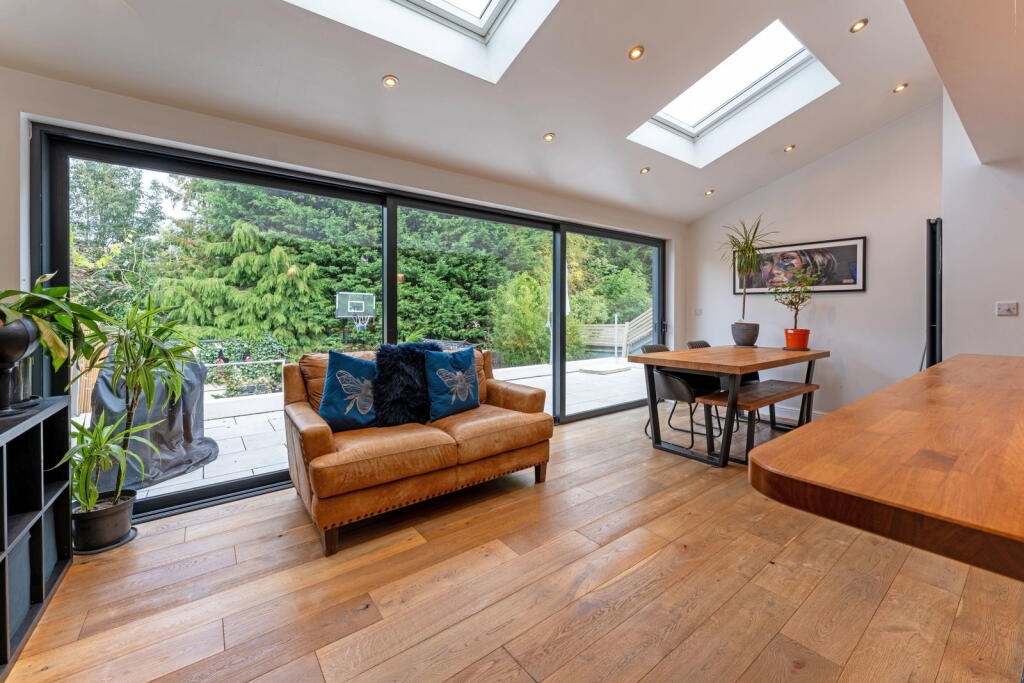 House in Harborough, Fleckney - More
