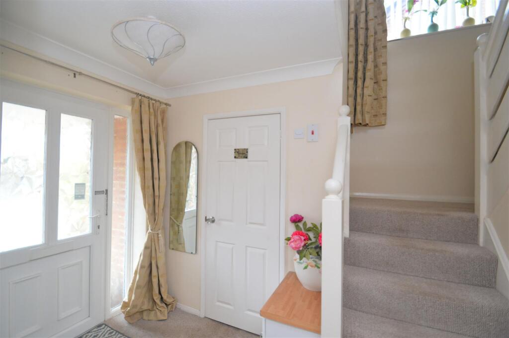 House in East Cowes, Osborne - More
