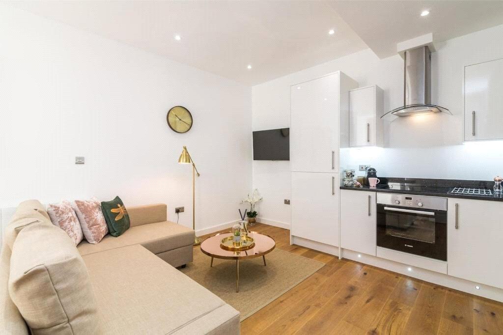 Apartment in Nottingham, Nottinghamshire - View 5