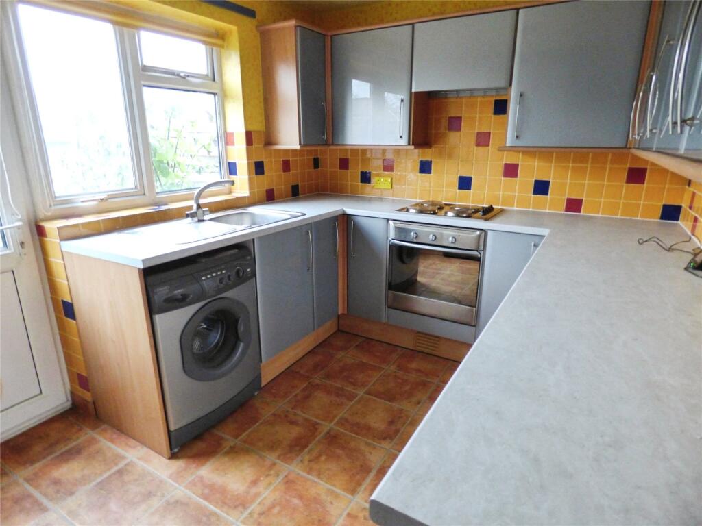 Noble Road, Hedge End, Southampton photo 3