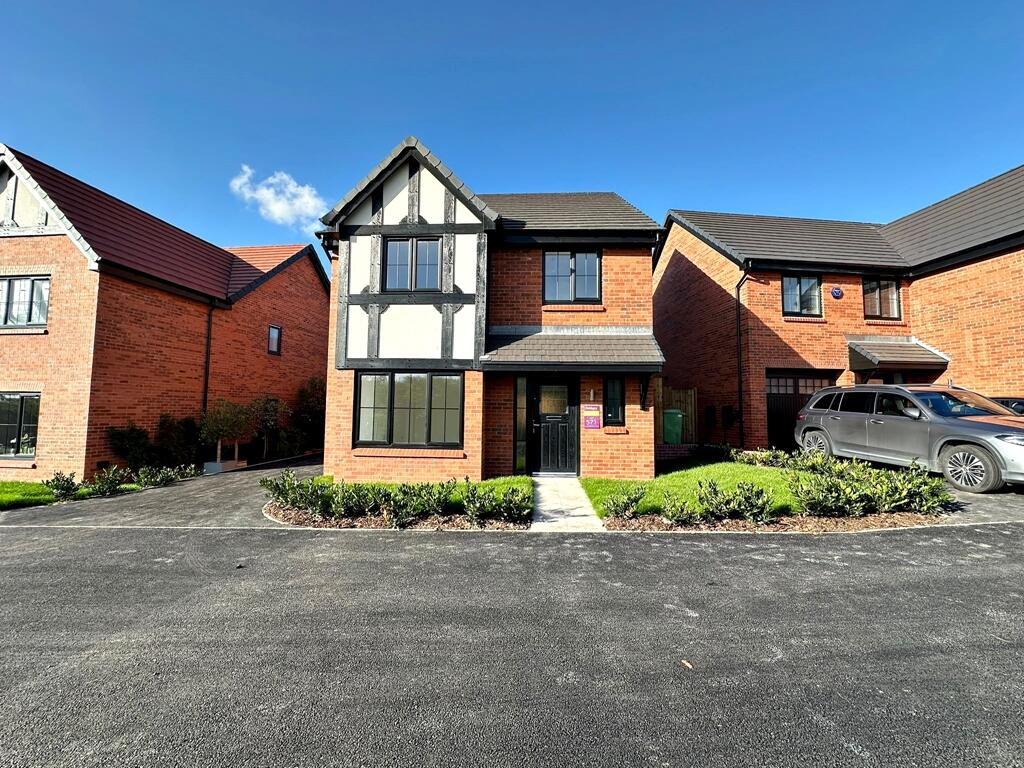 House in Bolton, Westhoughton - View 2
