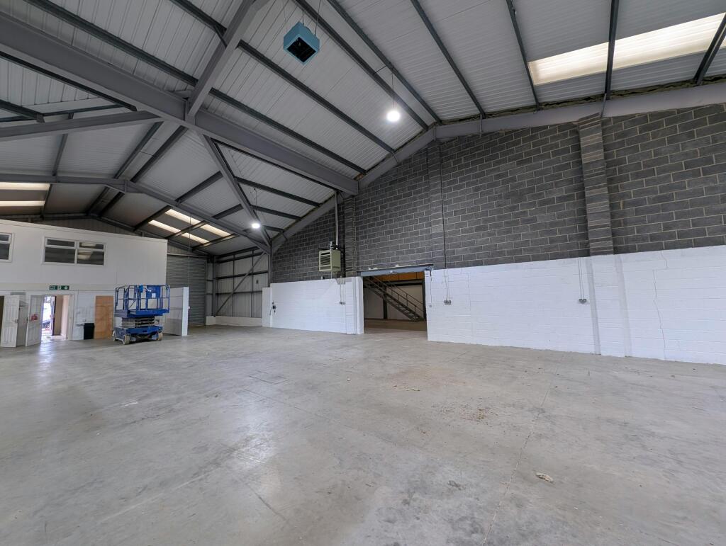 Denham Court Brunel Drive Newark (16).jpg