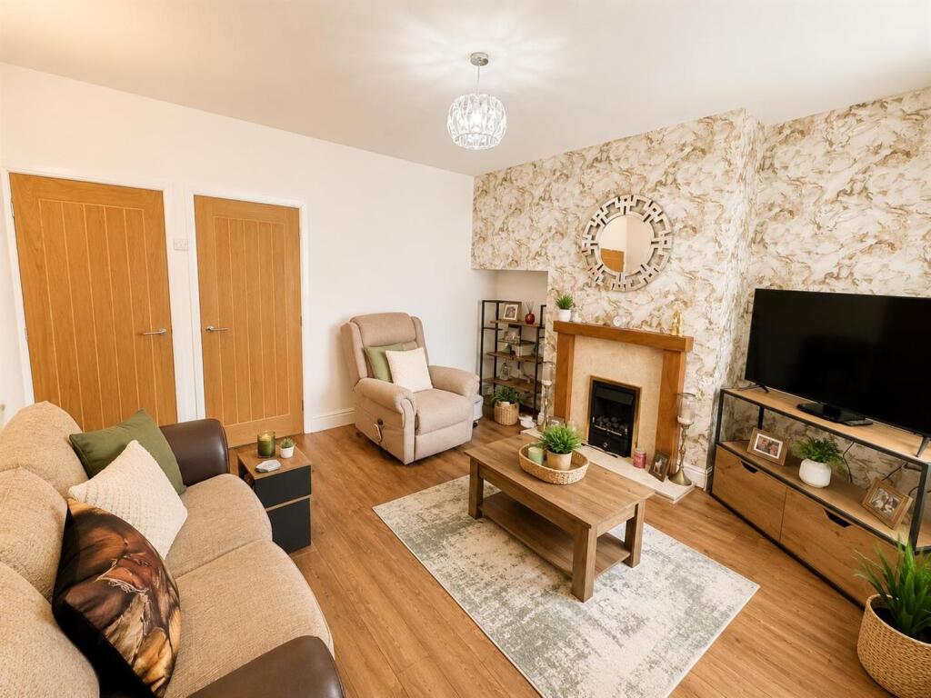 Compeigne Avenue, Riddlesden, Keighley photo 4