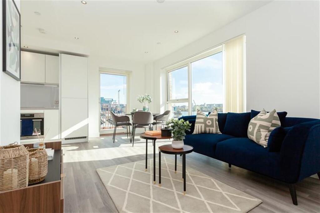 Main image of property: Thames Road London E16 2zh, 20 Thames, E16