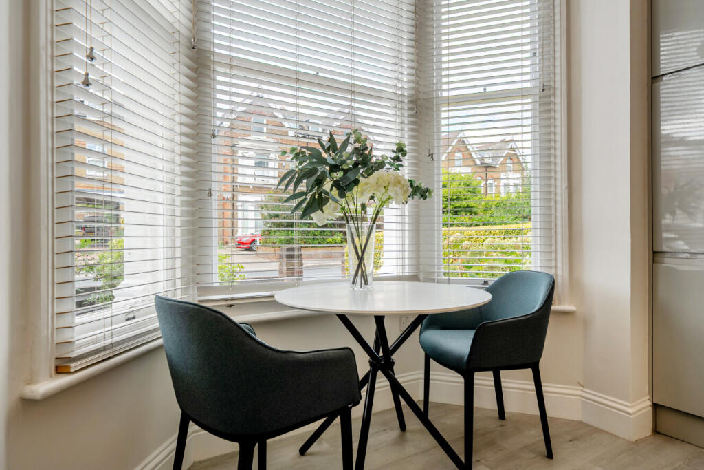 Apartment in London, Merton Park - View 5