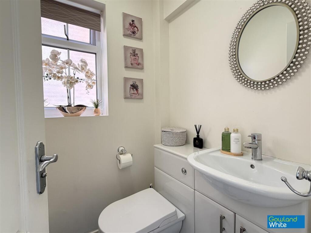 Griffiths Close, Yarm TS15 9TZ - More