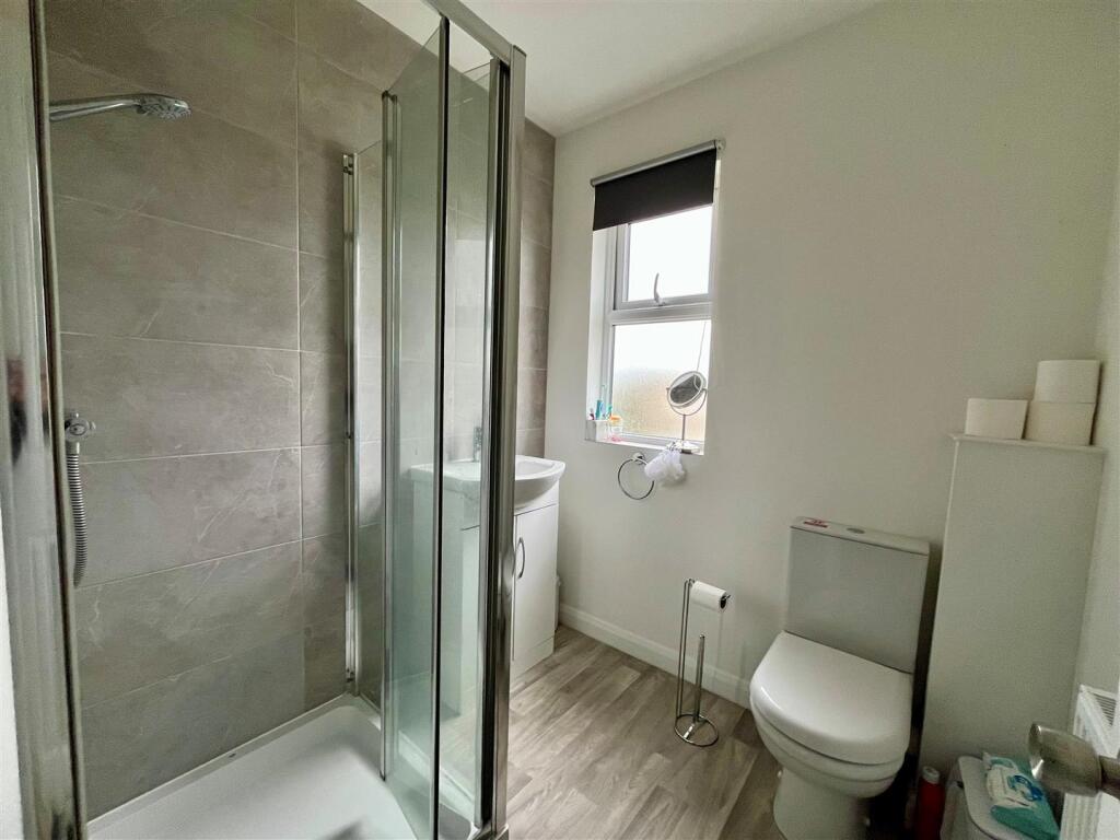 6 bedroom house for rent