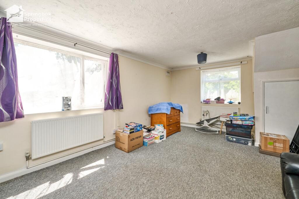 Apartment in Northamptonshire, North Northamptonshire - View 3