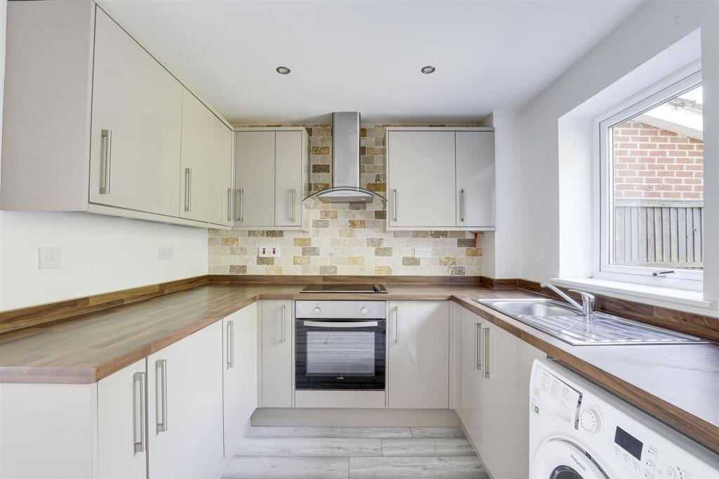 26 Hazelbank Avenue photo 3