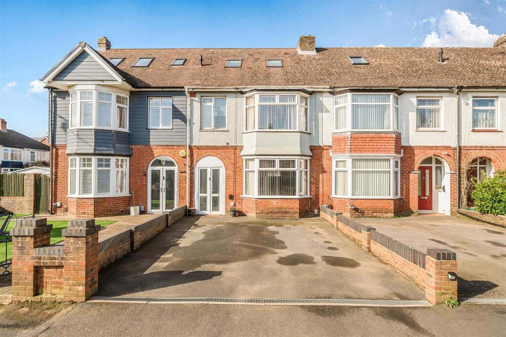 Main image of property: Beaulieu Avenue, Fareham
