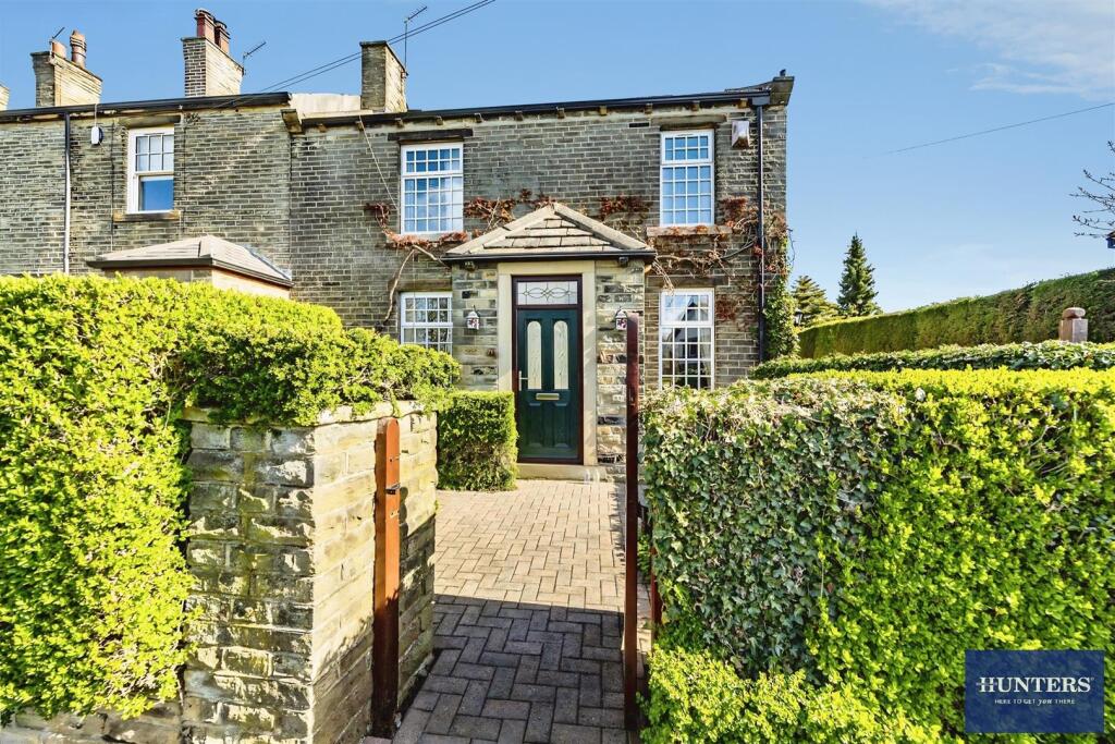 House in Halifax - View 4