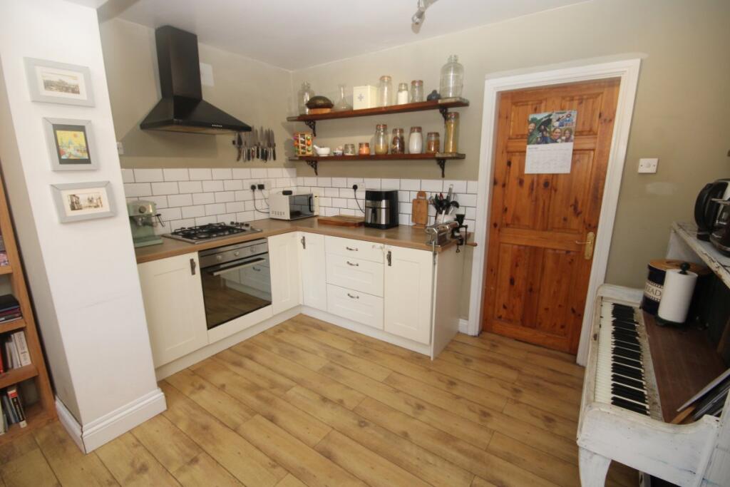 12, Cedar grove, Hoole photo 4