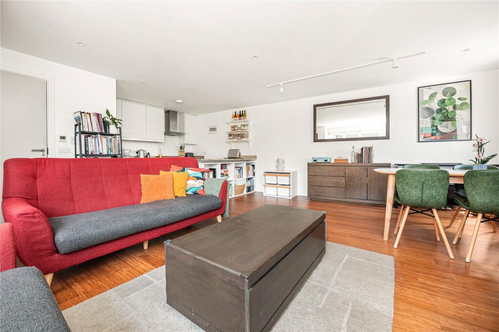 Apartment in Twickenham - View 5
