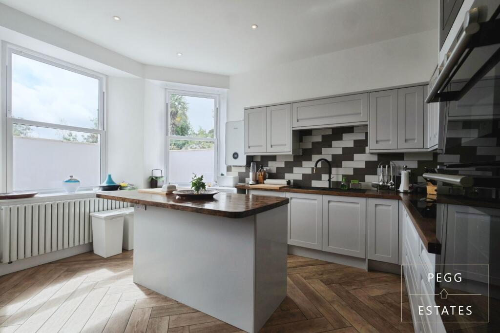 House in Torquay, Torbay - View 4
