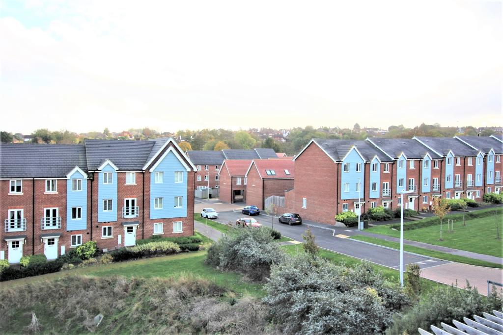 Weavers Close, Eastbourne photo 3