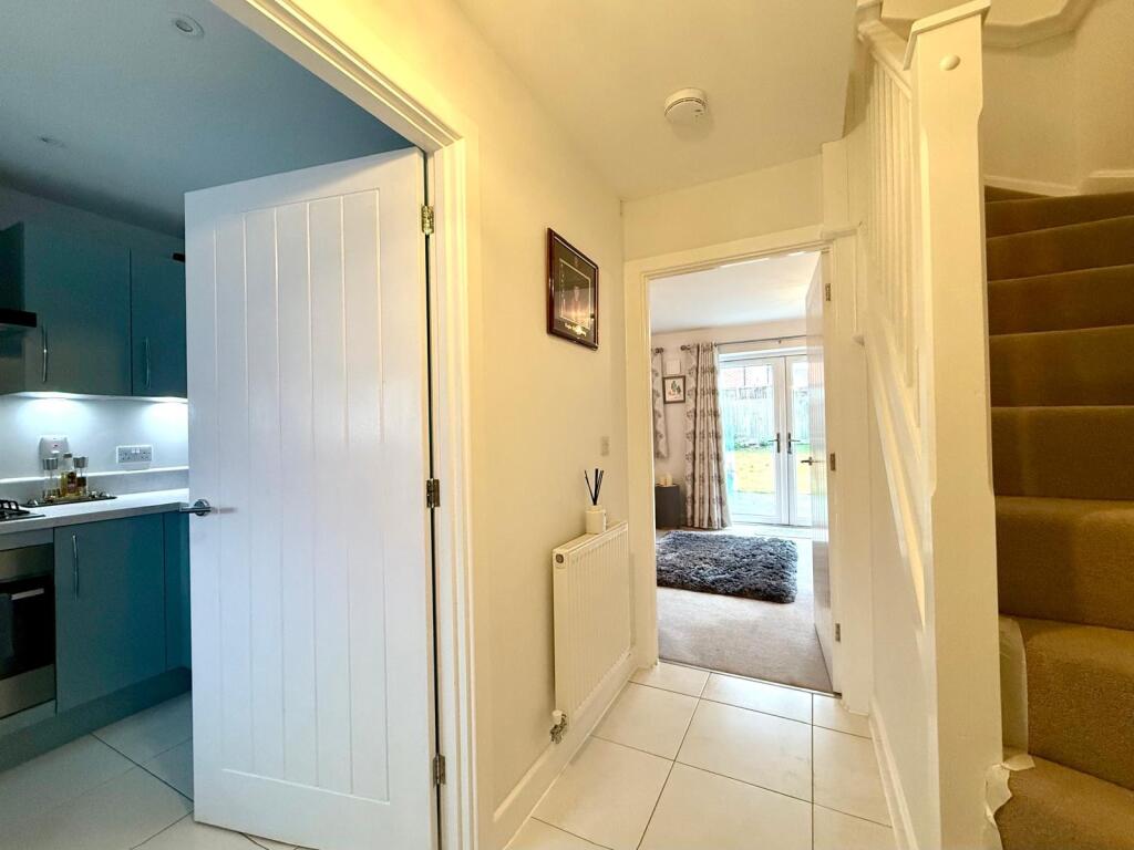 House in Swindon, Blunsdon - More