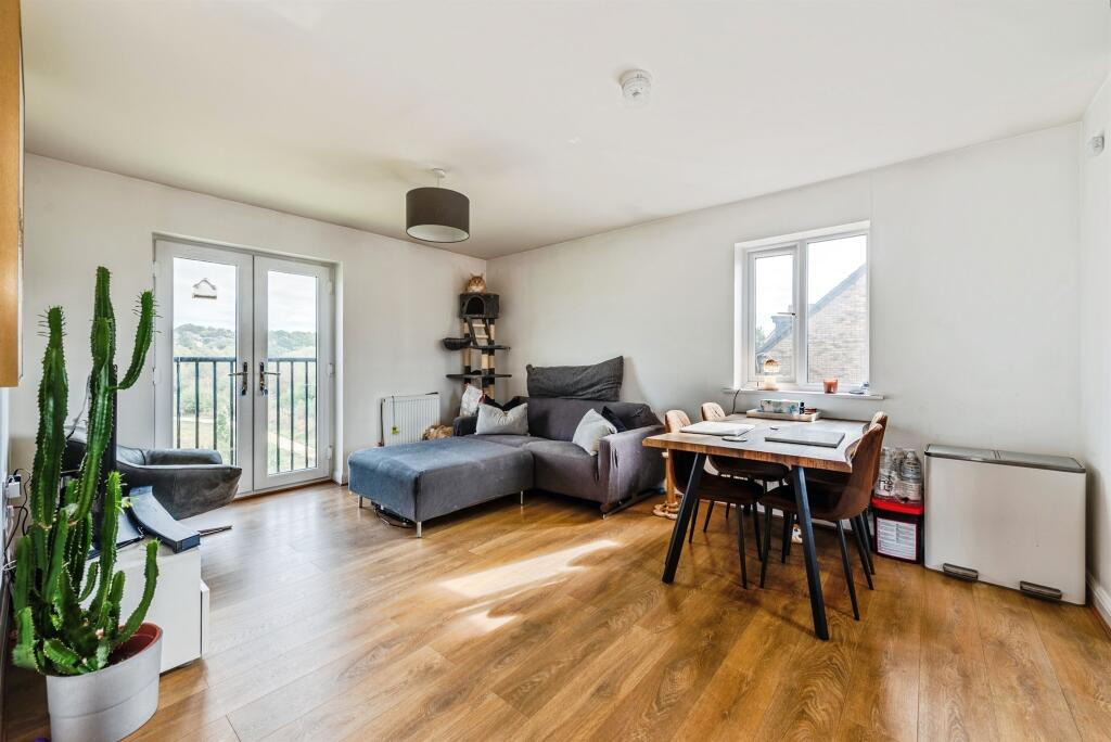 Apartment in Swindon - View 4