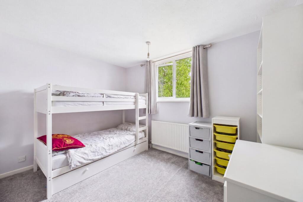 Kingsley Road, Farnborough, Hampshire, GU14 - View 6