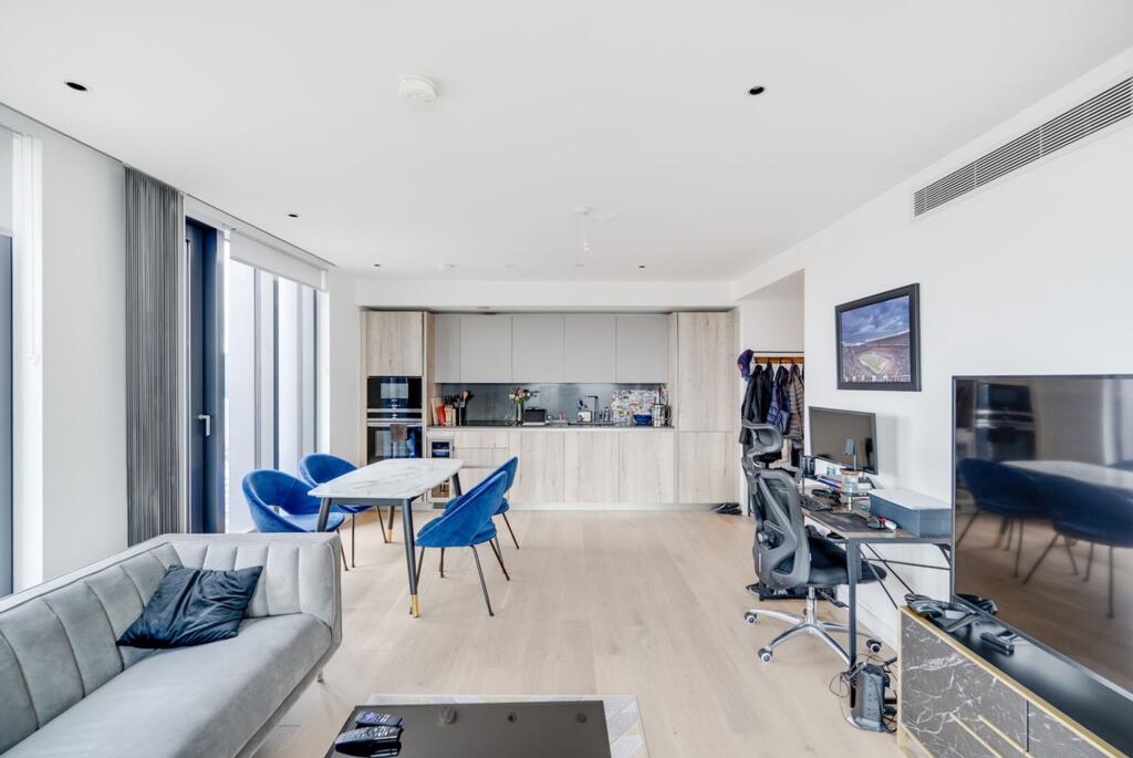 Apartment in London - More