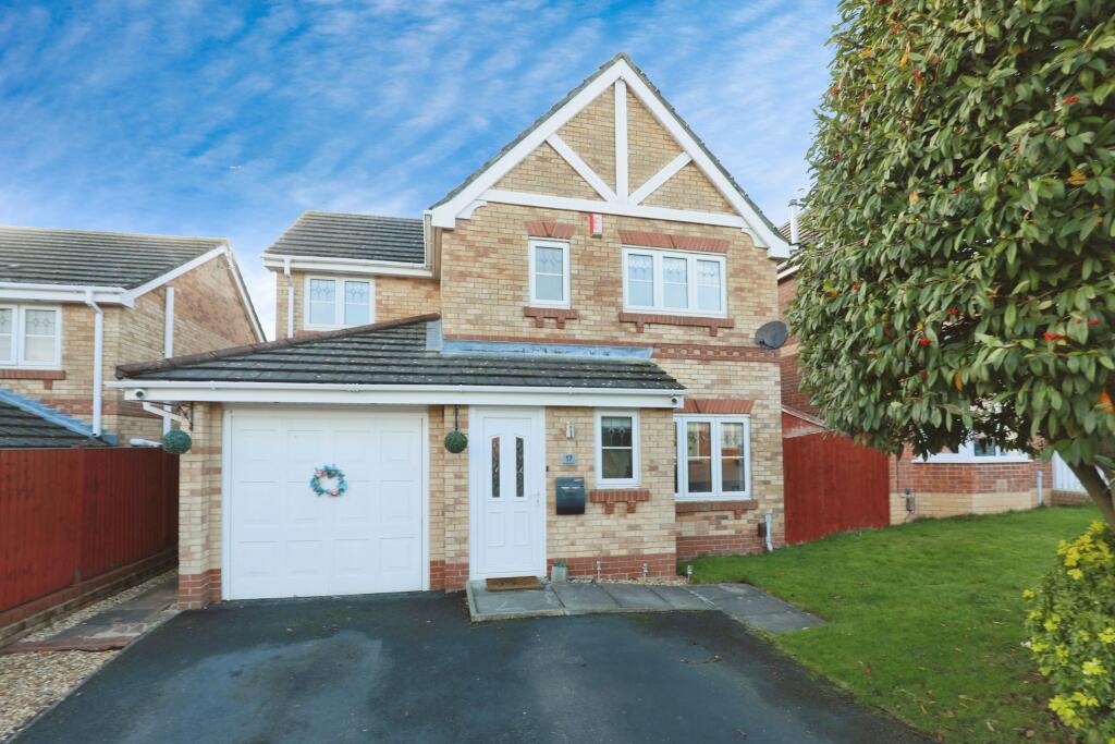 4-bed detached on Penport Grove, Stoke-on-Trent, ST3, £325,000
