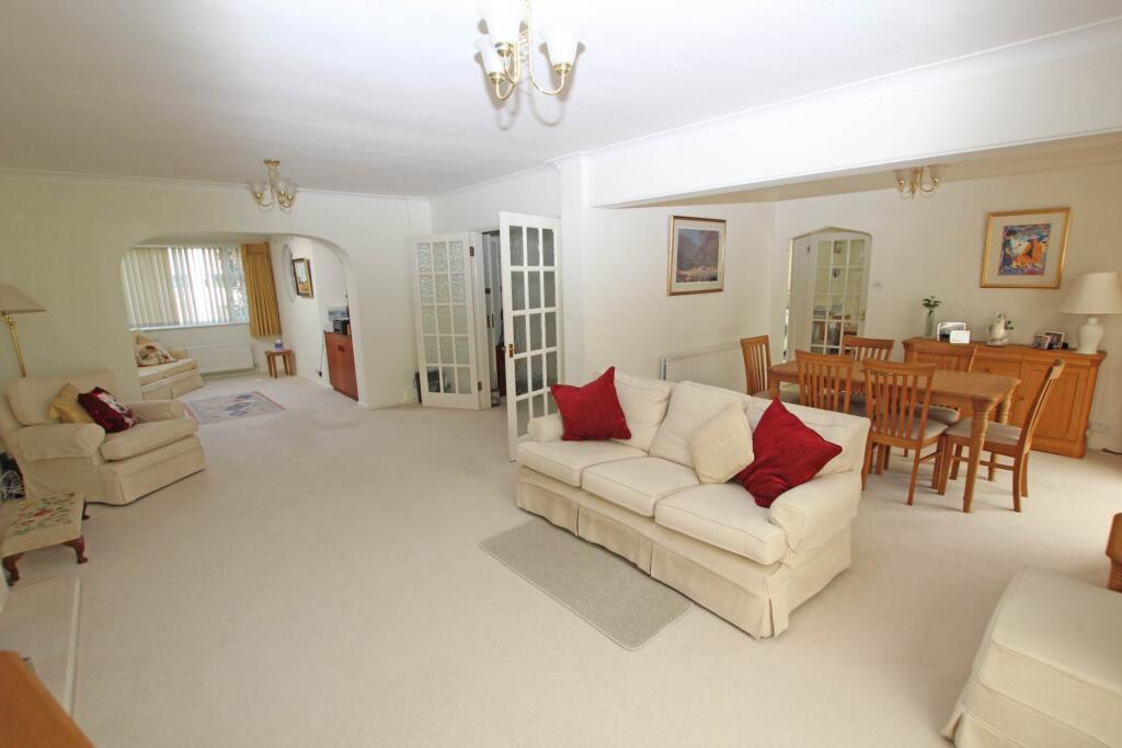 Lindsay Close, Eastbourne, BN20 8DP photo 3