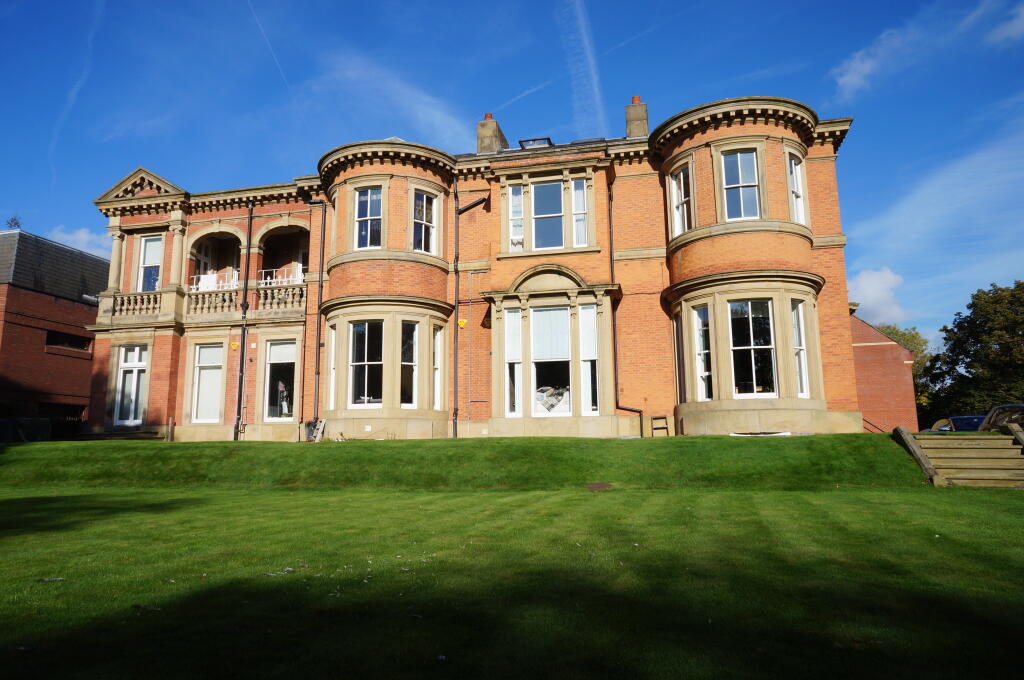 Apartment in Manchester, Greater Manchester - View 2