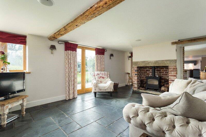 House in Wakefield, Birkin - More
