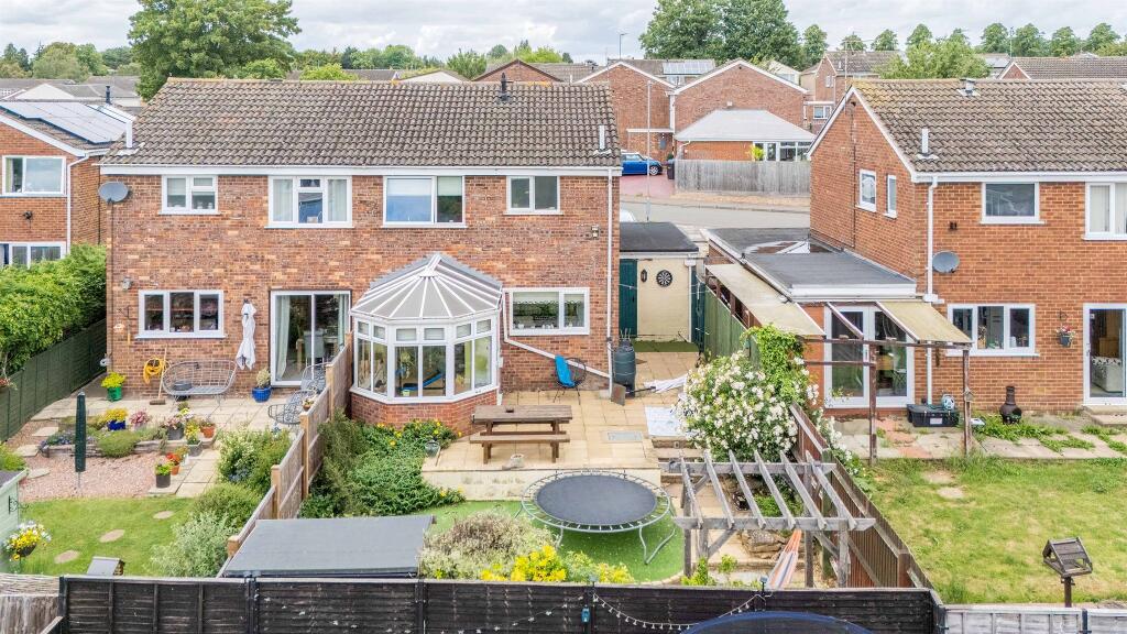 House in Desborough, North Northamptonshire - View 3