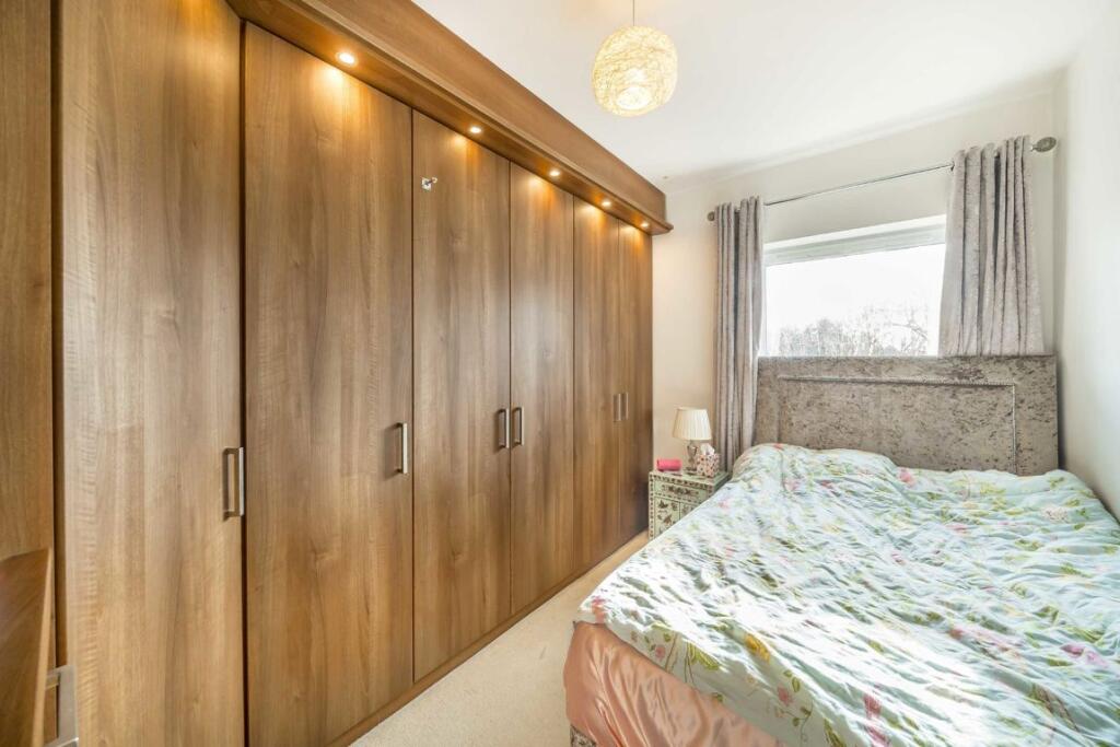 Apartment in London - View 5