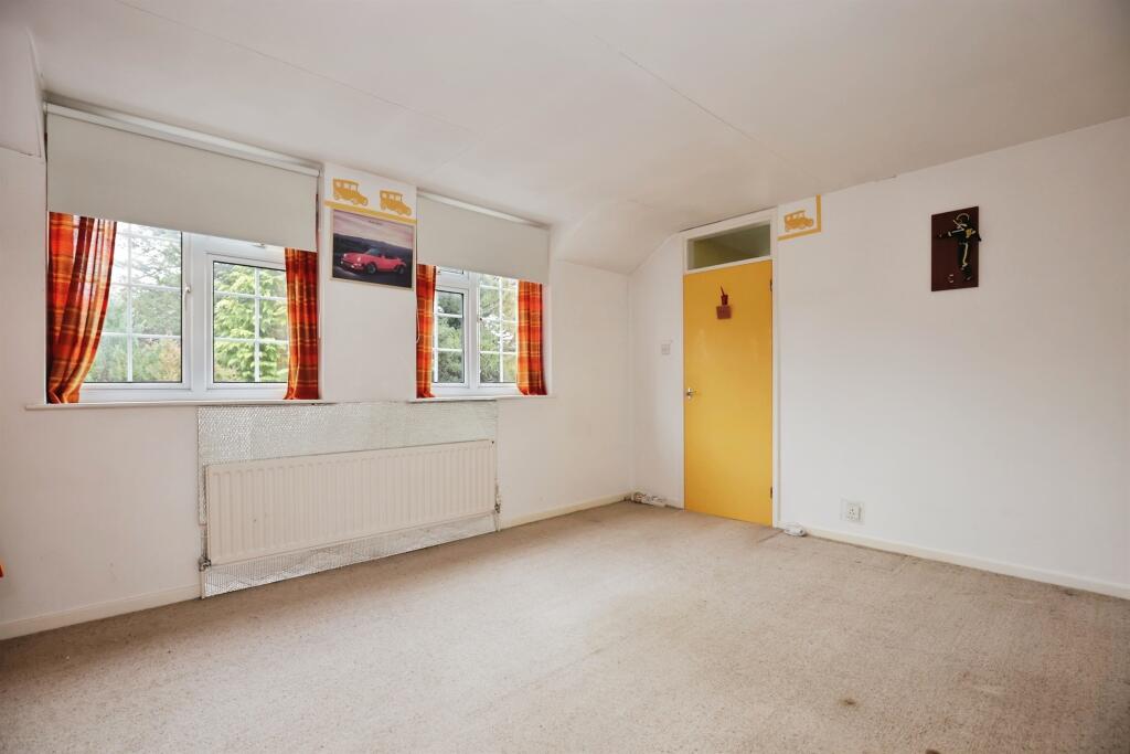 Warwick Road, Southam - More