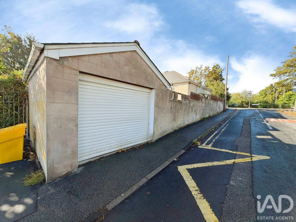 House in Wolverhampton, Loxdale - View 2