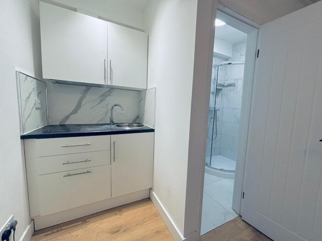 Main image of property: Hall Lane, London, NW4