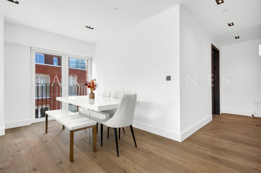 Apartment in London - More