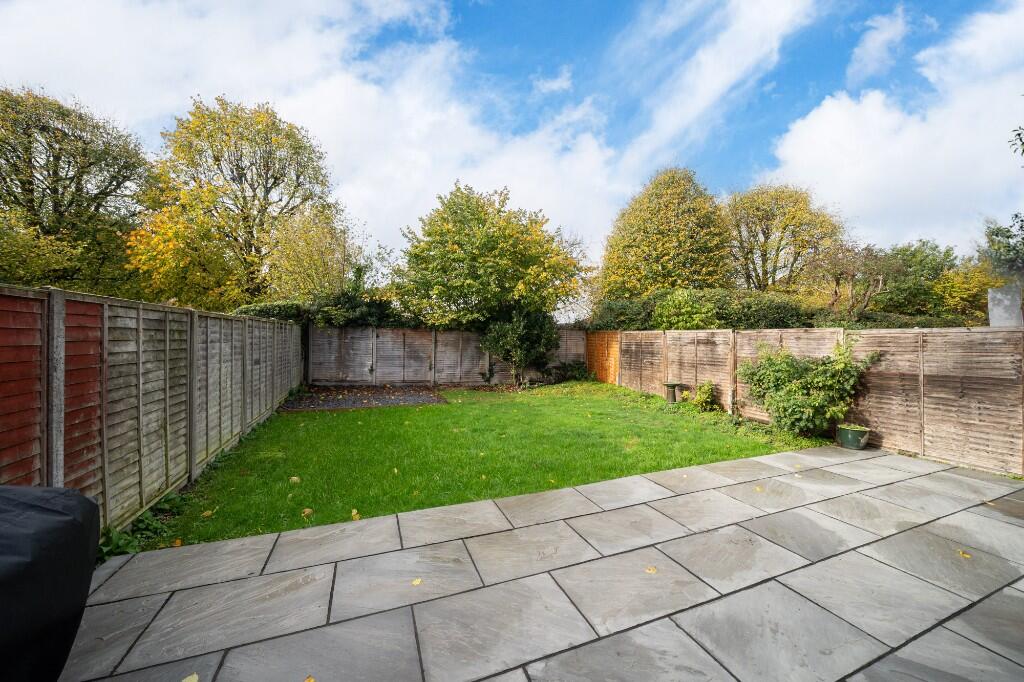 House in Dacorum, Hertfordshire - View 4