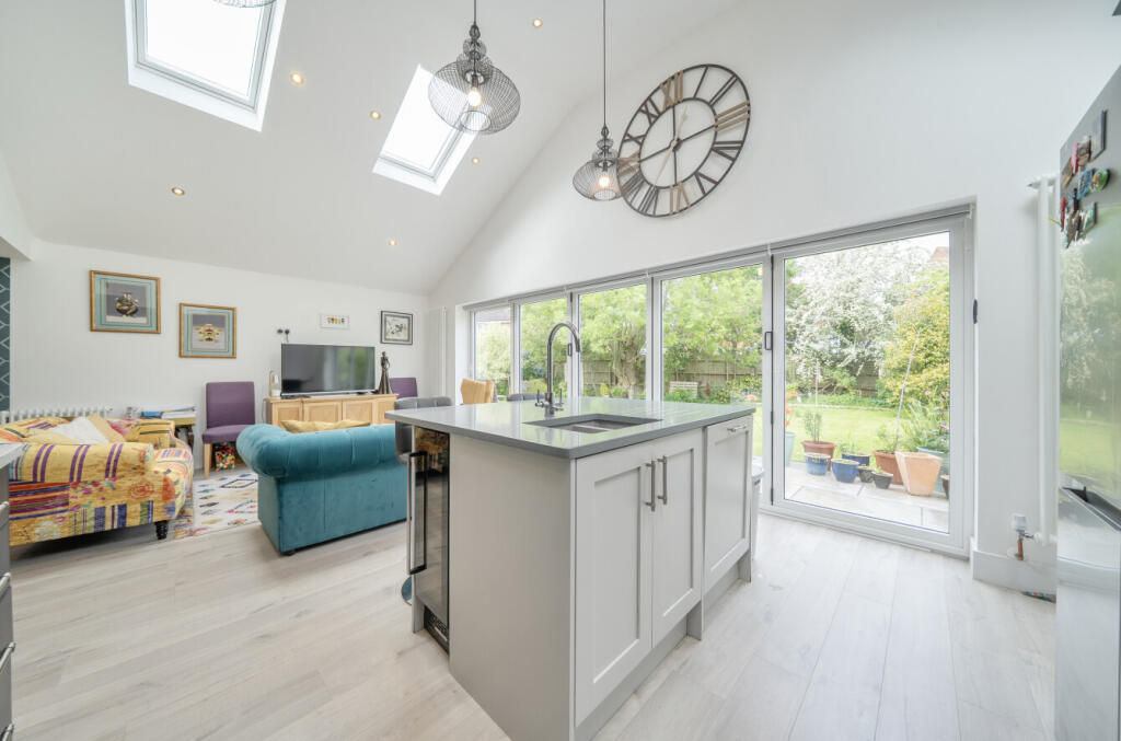 House in Chester, Mickle Trafford and District - View 2