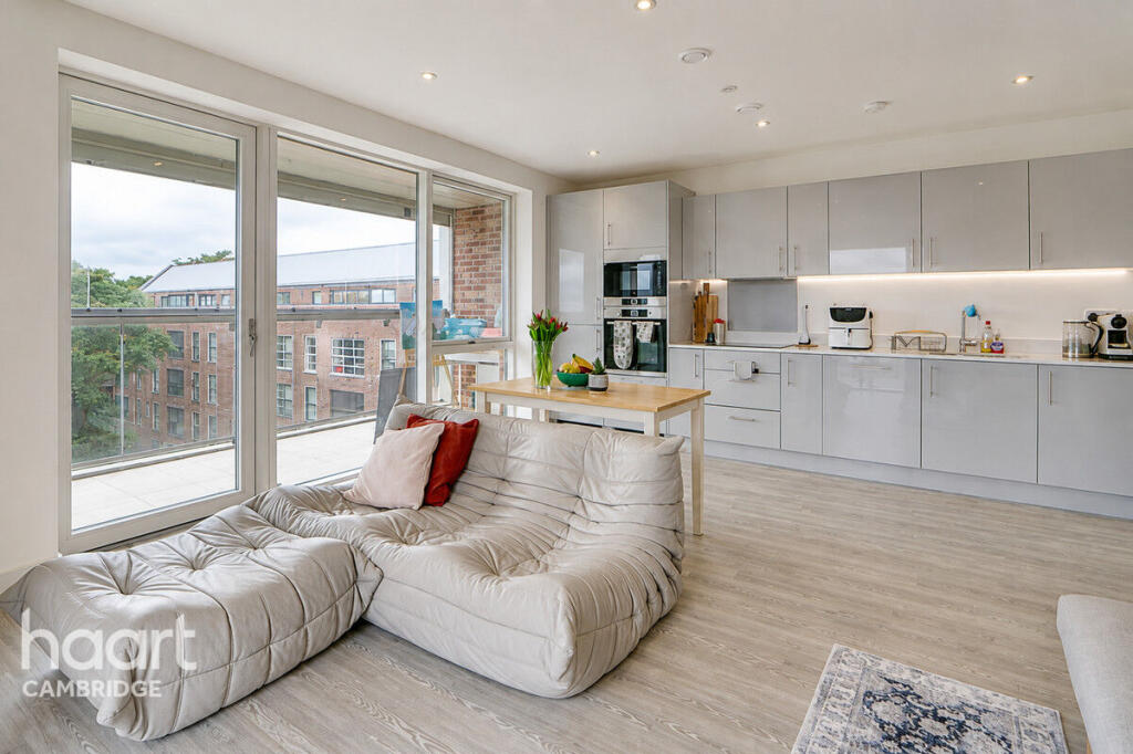 Apartment in Cambridge - View 3