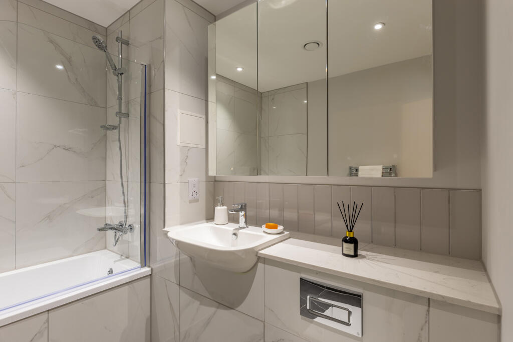 Apartment in Exeter, Devon - View 3