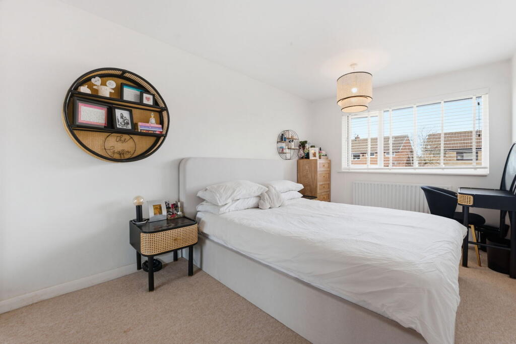 House in Gedling, Woodthorpe - More