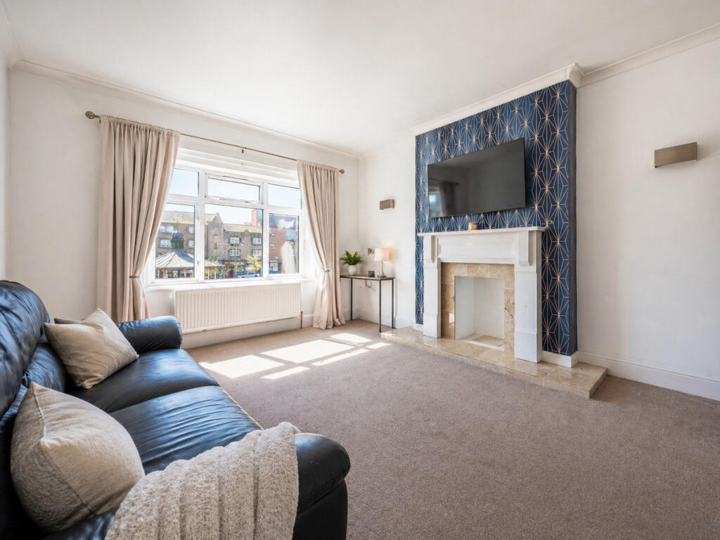 Main image of property: High Street, Johnstone, PA5
