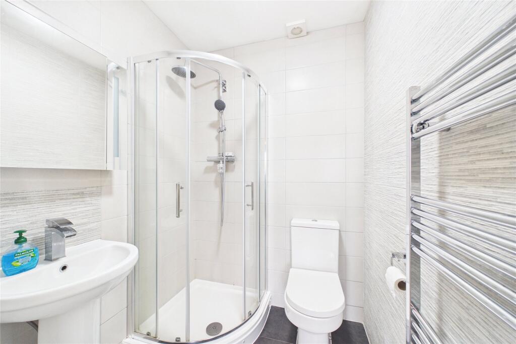 Apartment in Reading - View 5