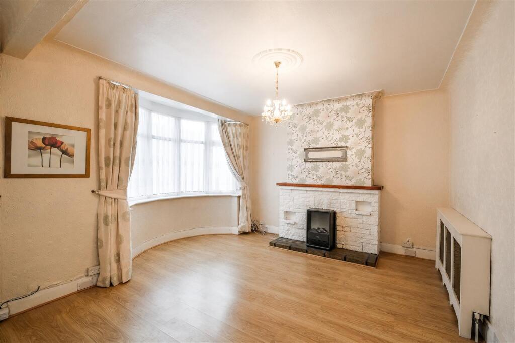 Bergholt Avenue, Redbridge photo 2