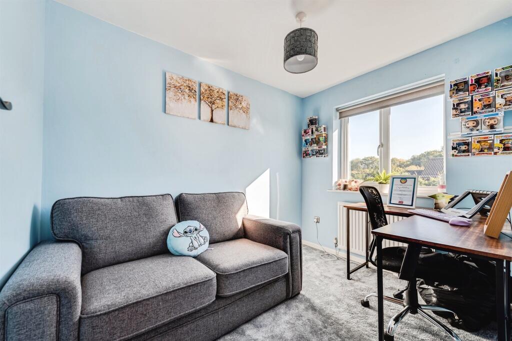 House in Swindon, West Swindon - More