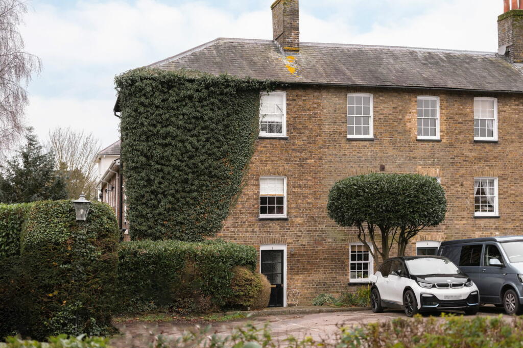 4-bed terraced on Tring Station, Hertfordshire HP23, £550,000