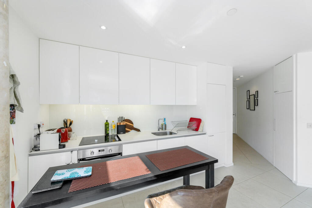 Apartment in Nottingham, Lace Market, The Meadows - View 4