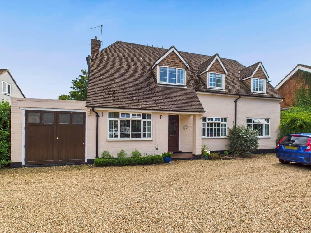 Main image of property: High Street, Wraysbury, Berkshire, TW19