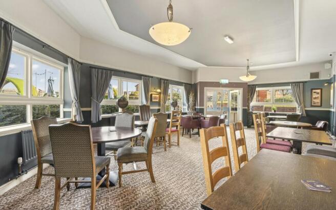 8681493-interior02.jpg
