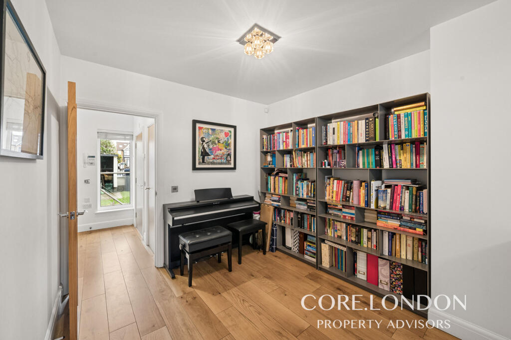 House in London, Park Royal - View 4